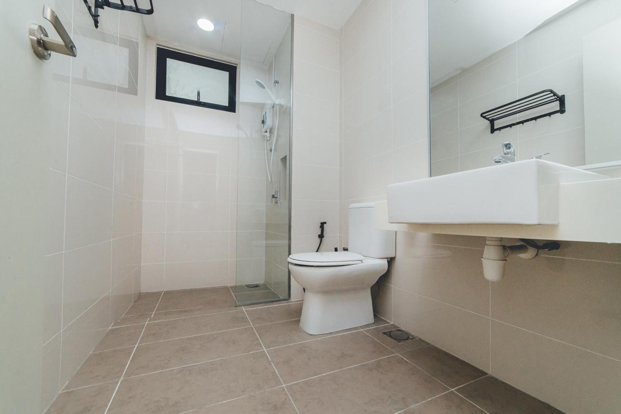 Mosaic Warm 3br 10pax Family-friendly Pooltable By Our Apartemen *